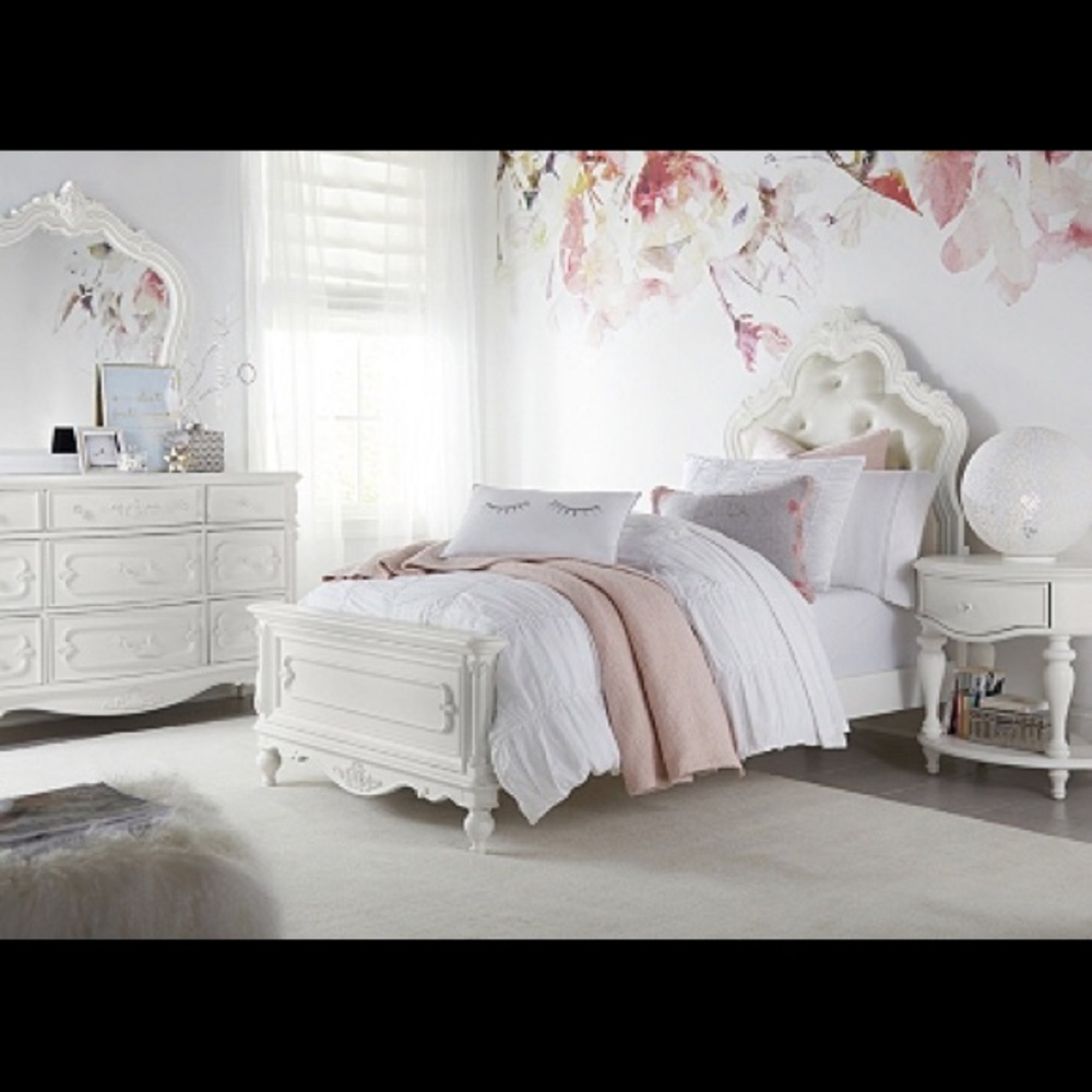 Twin Bed Set: Light Pink Couture Cotton Coverlet & Sham